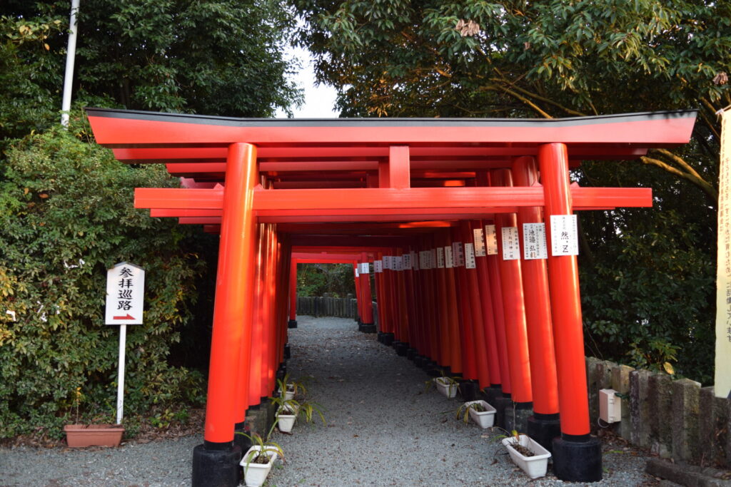 高橋稲荷神社-鳥居