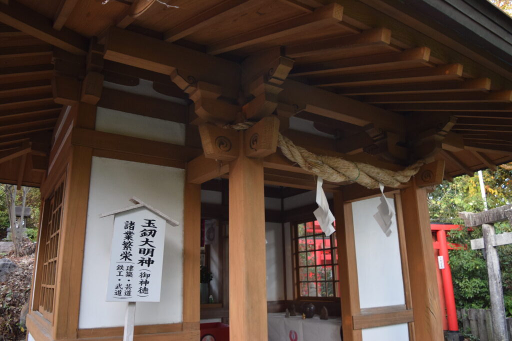 高橋稲荷神社-玉釼大明神