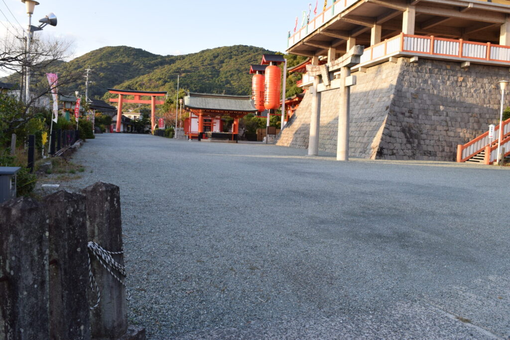 高橋稲荷神社-駐車場