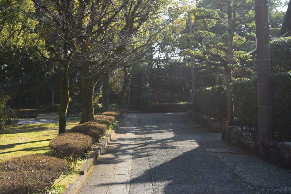 八代城前の境内
