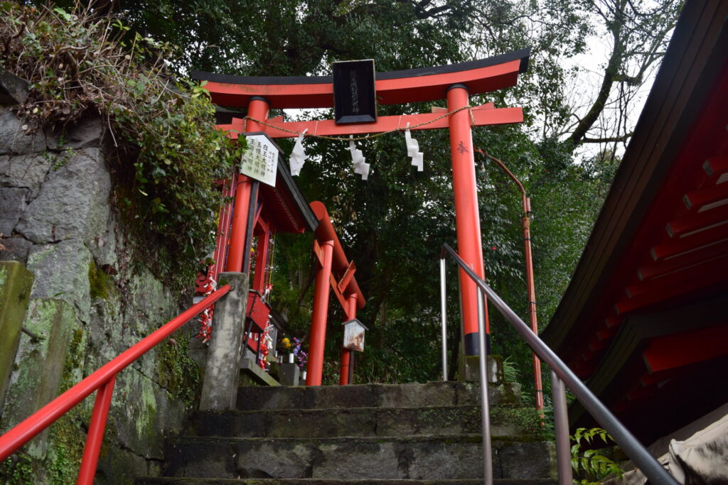 熊本稲荷神社-鳥居