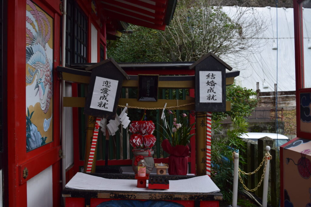 熊本稲荷神社-恋の願掛け祈願