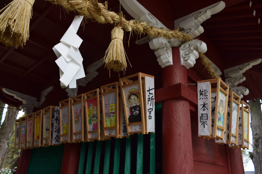 七所宮（宮地神社）-楼門の灯火