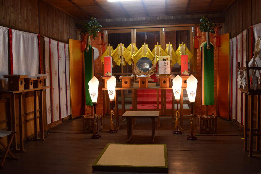 七所宮（宮地神社）-本堂