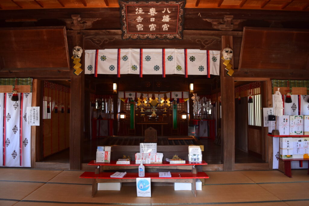 西岡神社-本堂内