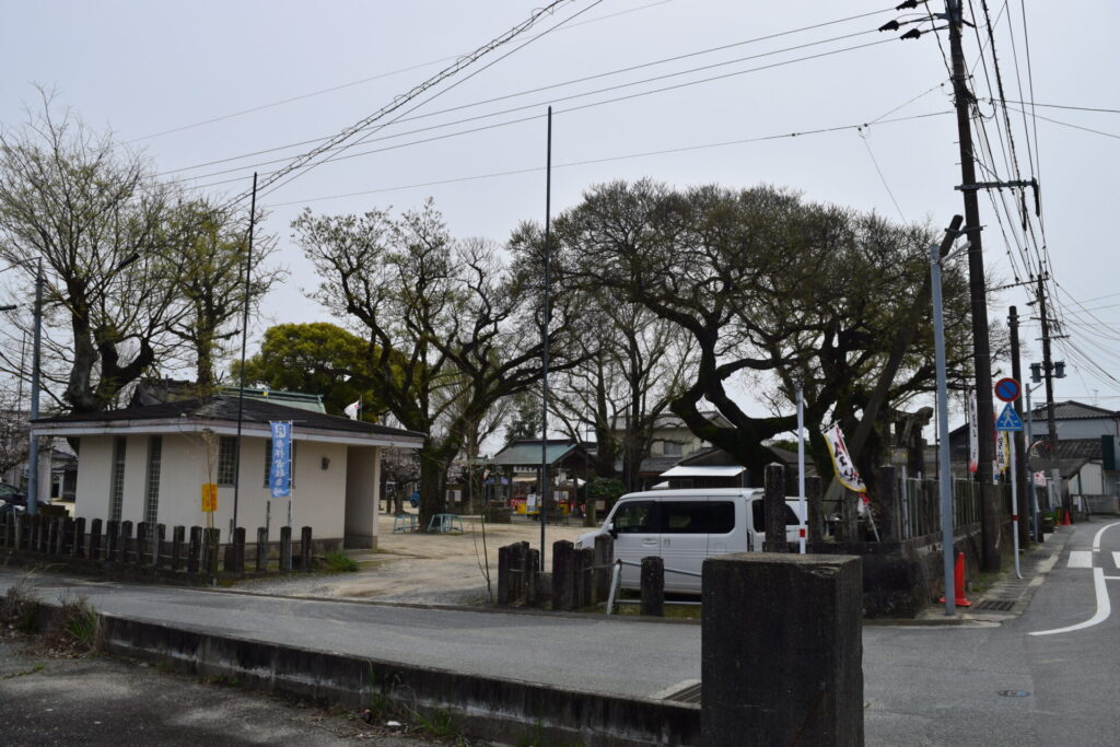 四王子神社-駐車場