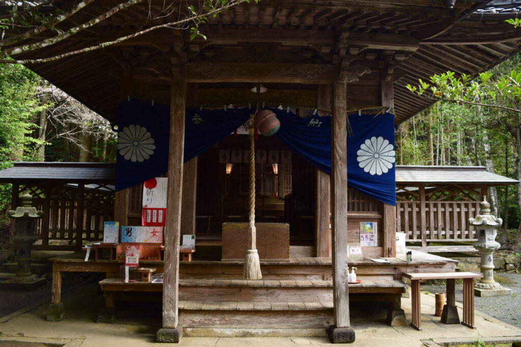 彦嶽宮_本堂