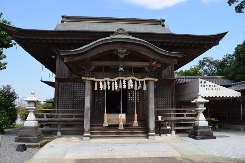 夫婦神の浮島神社】約13万トンを湧水する平成の名水百選スポット