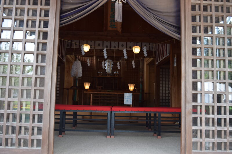 夫婦の浮島神社_本堂2