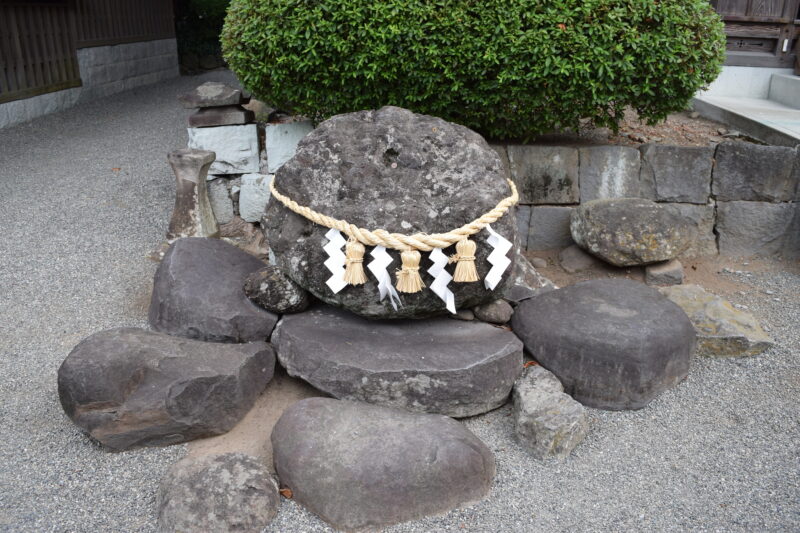 健軍神社_さざれ石