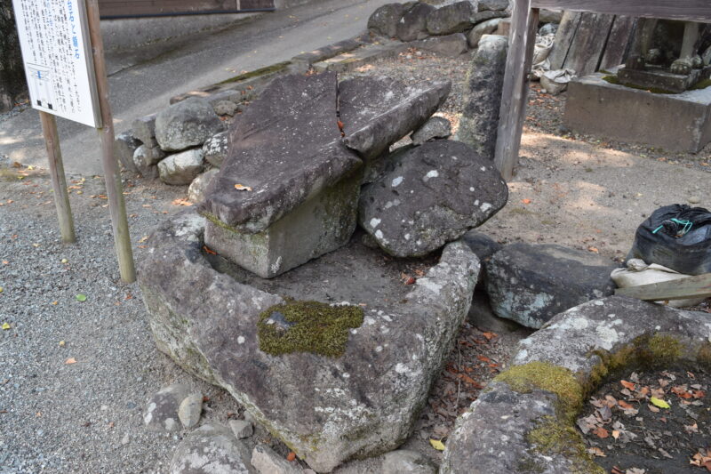 津森神宮_旧鳥居と土台