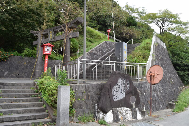 四山神社_南側表参道1