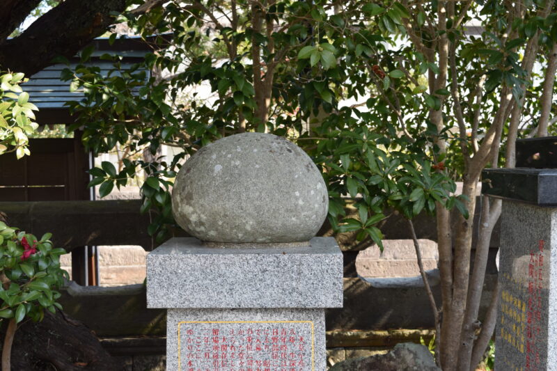 大関栃光正之之像と力石3