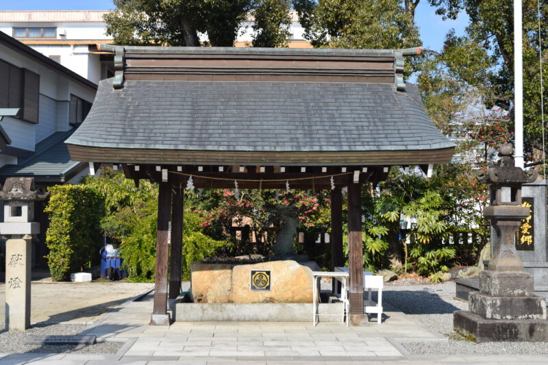 本渡諏訪神社_打手水-入り口1