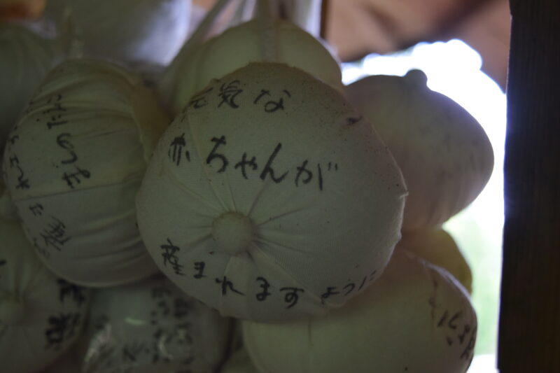 潮神社_奉納おっぱい2