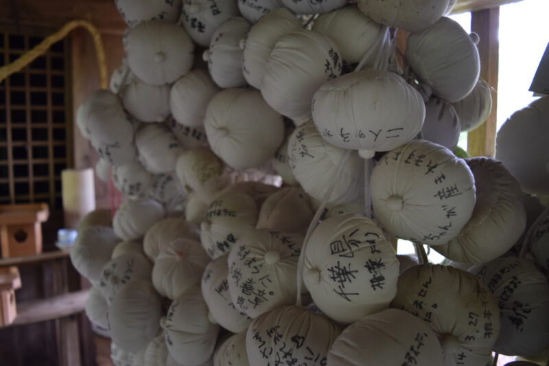 潮神社_奉納おっぱい1