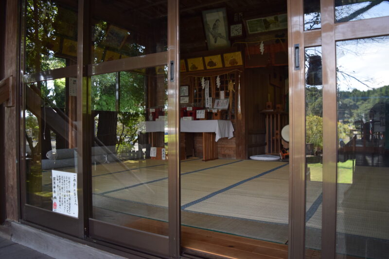 郡浦神社_本堂内0