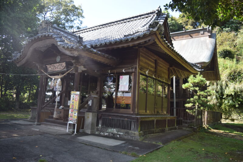 郡浦神社_本堂3