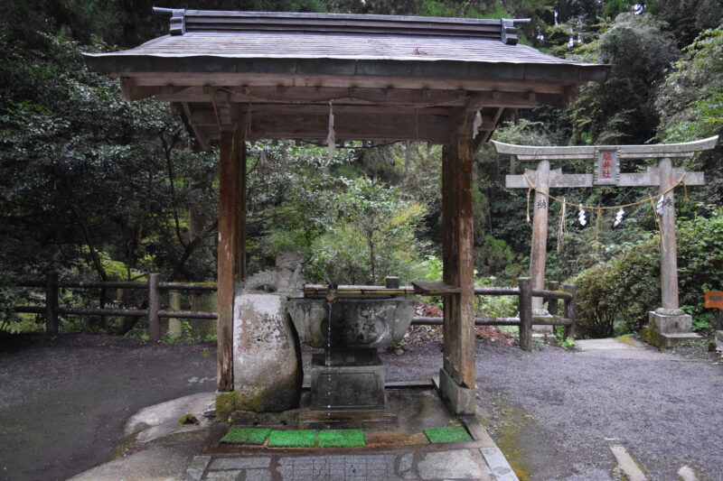 草部吉見神社_打手水1