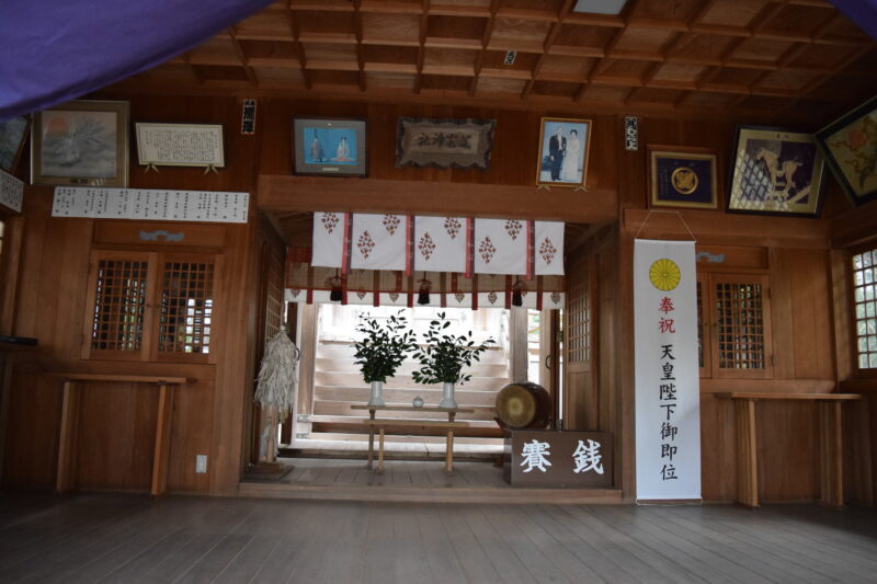 戸馳神社_本堂内