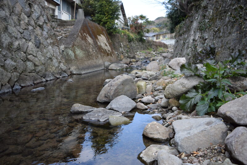 大見神社_川辺へ3
