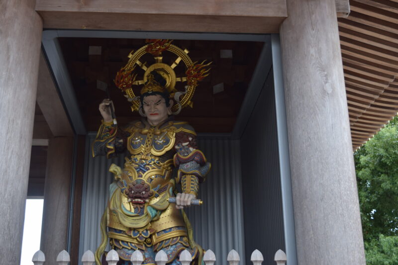 蓮華院誕生寺南大門_広目天1