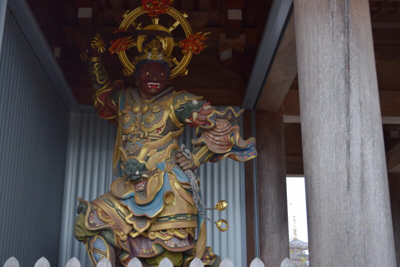 蓮華院誕生寺南大門_増長天1