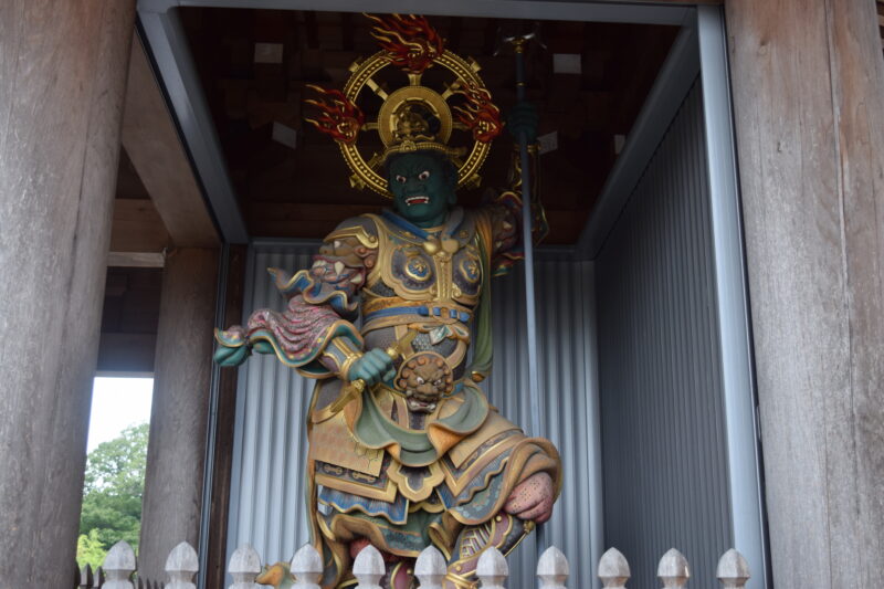 蓮華院誕生寺南大門_持国天1