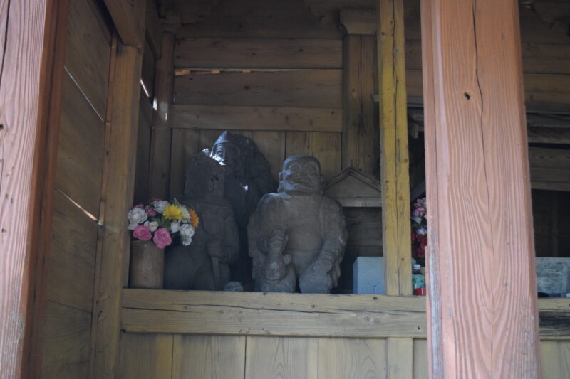 西巌殿寺本堂跡_足手荒神堂_役小角石像・男鬼・女鬼像3