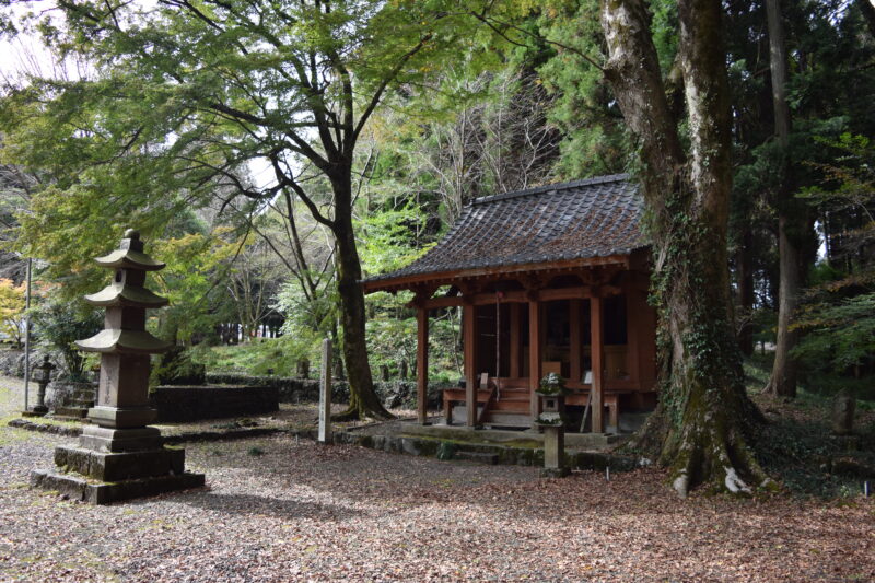西巌殿寺本堂跡_足手荒神堂