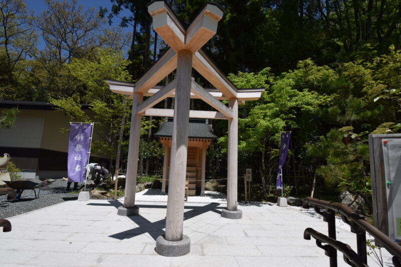 剣立不動荒神堂_三柱鳥居14